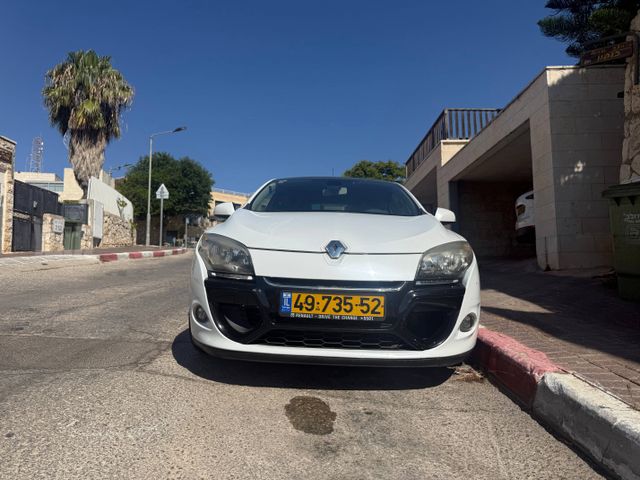 רנו מגאן