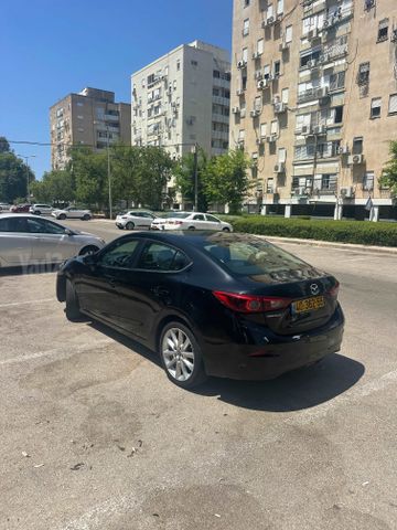 מודעת רכב מאזדה 3