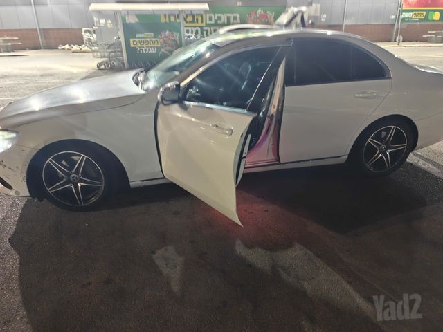 E-class Taxi Exclusive E 350d אוט׳ 3.0 (258 כ״ס)