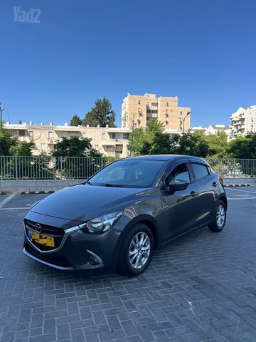 מודעת רכב מאזדה 2