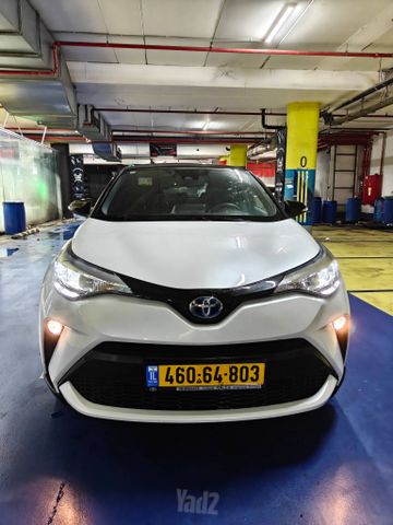 מודעת רכב טויוטה C-HR