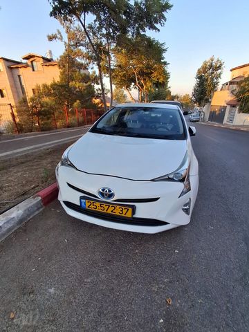 מודעת רכב טויוטה פריוס