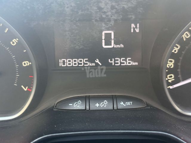 פיג'ו 208