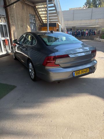 וולוו S90