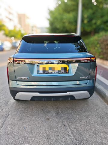 ג'אקו J7