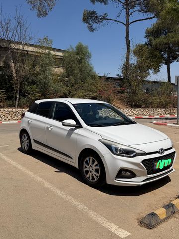 יונדאי i20