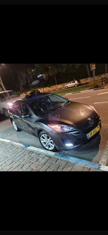 מודעת רכב מאזדה 3