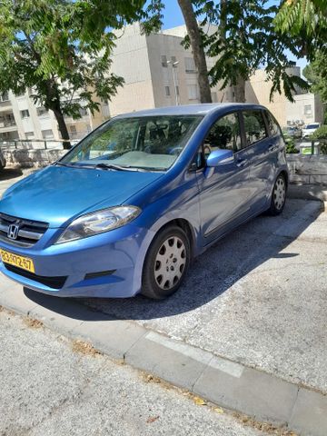 מודעת רכב הונדה FR-V
