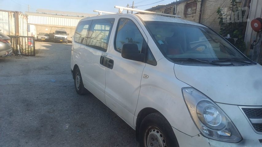 יונדאי H-1 / i800