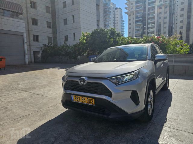 מודעת רכב טויוטה RAV4