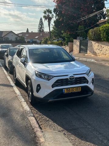 מודעת רכב טויוטה RAV4
