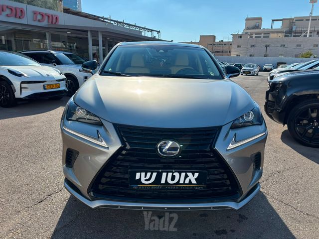 לקסוס NX
