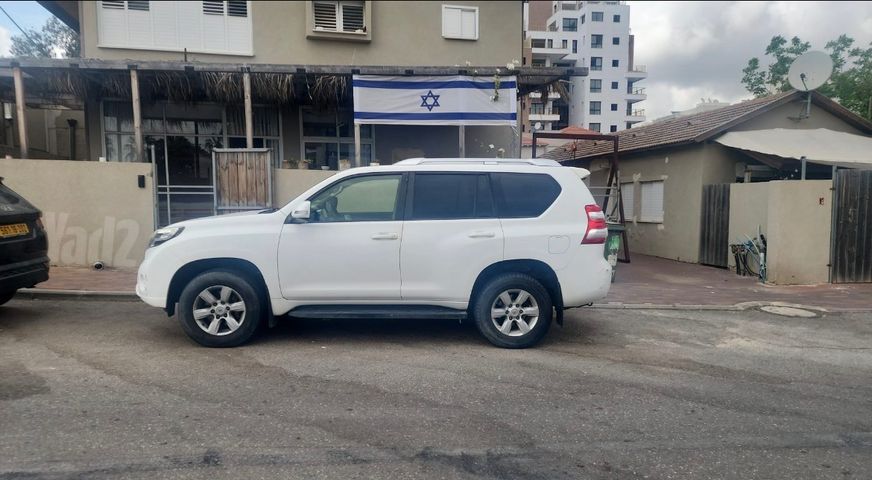 טויוטה לנד קרוזר