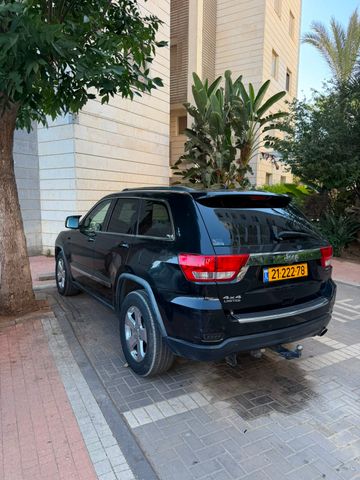 מודעת רכב ג'יפ גרנד צ'ירוקי