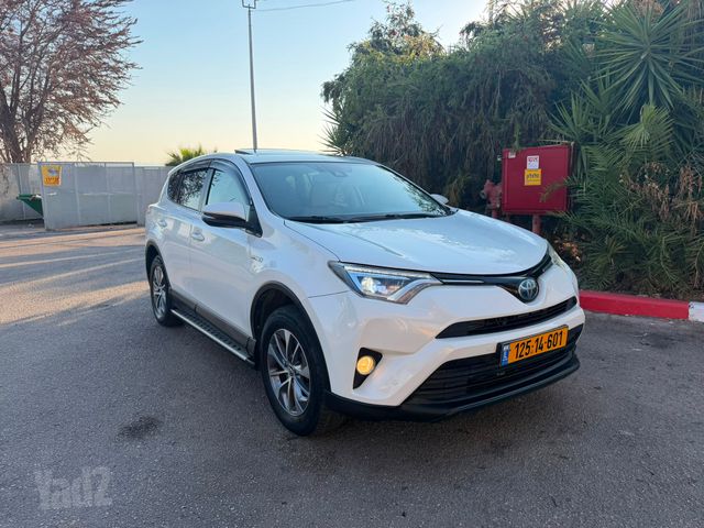 טויוטה RAV4