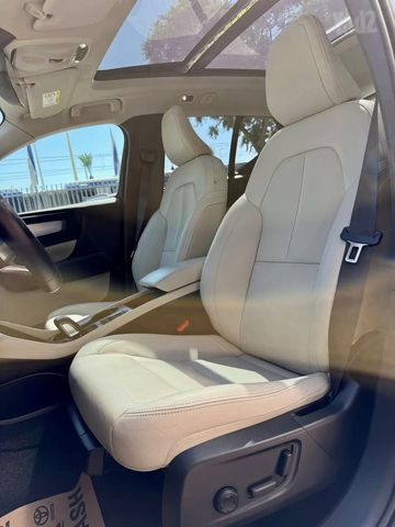 מודעת רכב וולוו XC40