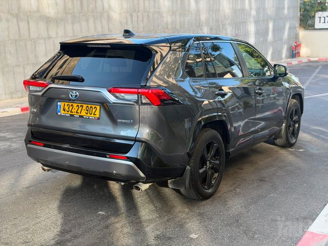 טויוטה RAV4