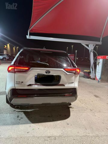 טויוטה RAV4