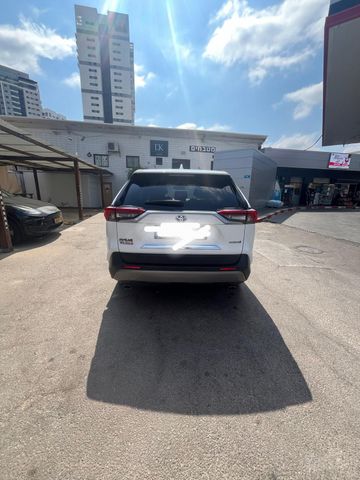 טויוטה RAV4