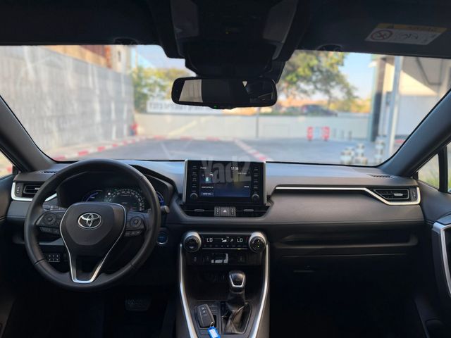 טויוטה RAV4