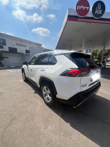 טויוטה RAV4