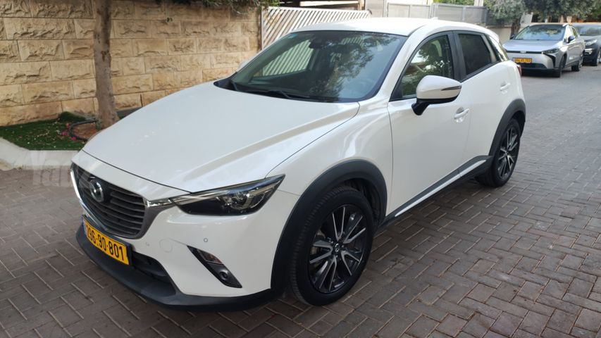 מודעת רכב מאזדה CX-3