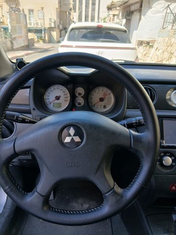 מיצובישי אאוטלנדר