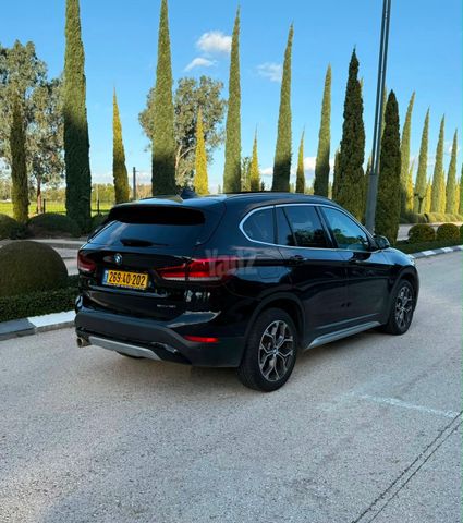 ב מ וו X1