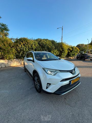 טויוטה RAV4
