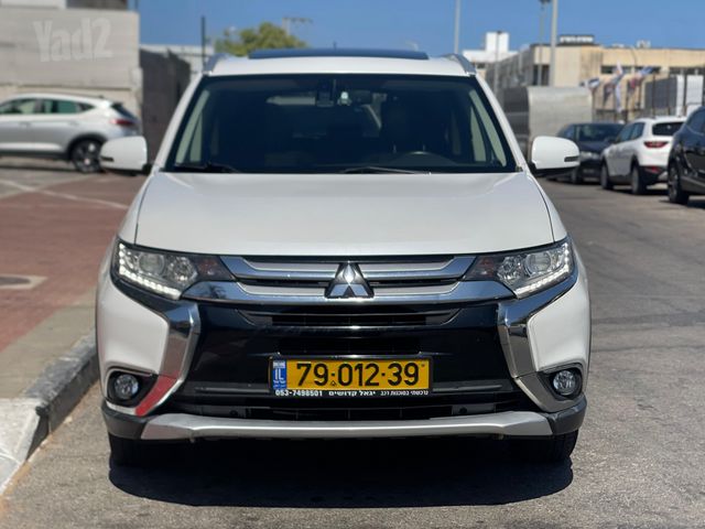 מיצובישי אאוטלנדר