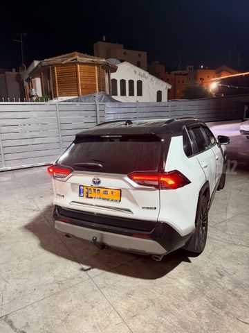 טויוטה RAV4