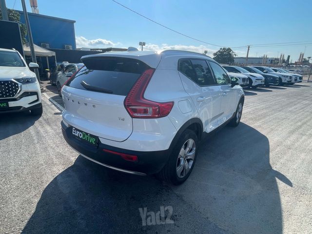 וולוו XC40