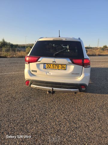 מיצובישי אאוטלנדר