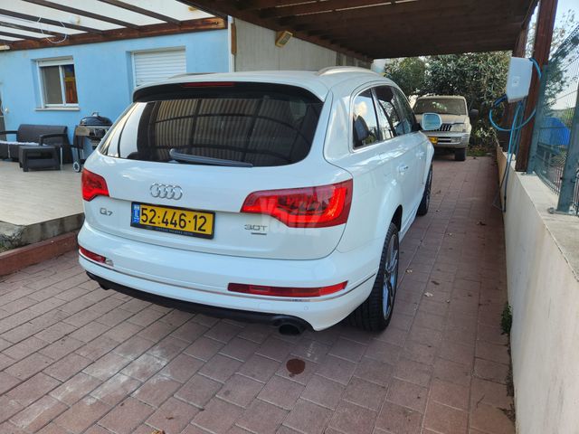 מודעת רכב אאודי Q7 1