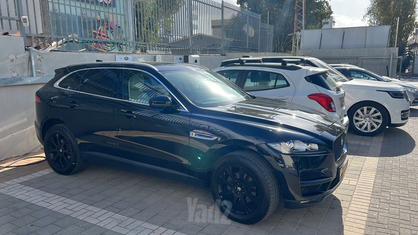 יגואר F-Pace