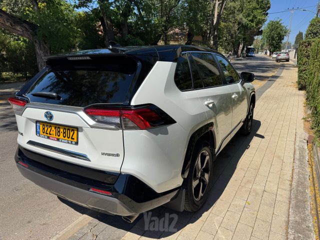 טויוטה RAV4