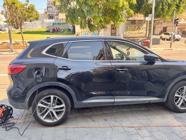 אם ג'י EHS PHEV