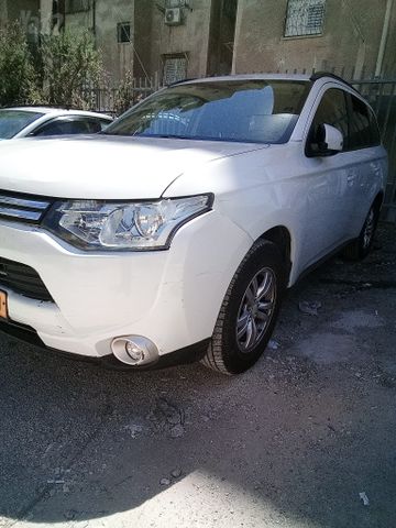 מיצובישי אאוטלנדר
