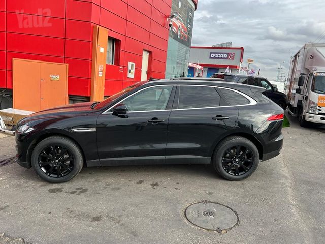 מודעת רכב יגואר F-Pace