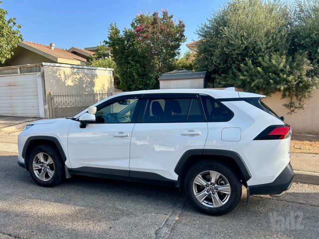 טויוטה RAV4