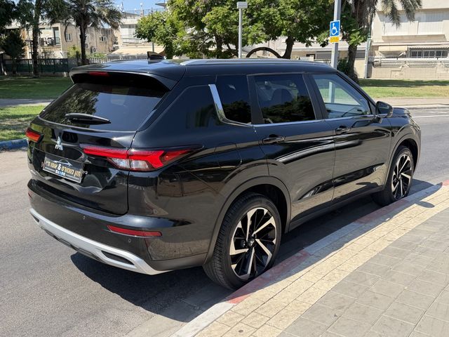 מיצובישי אאוטלנדר