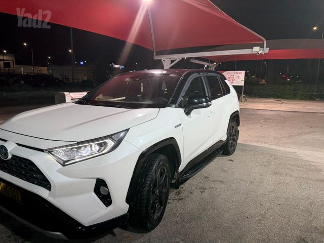 טויוטה RAV4