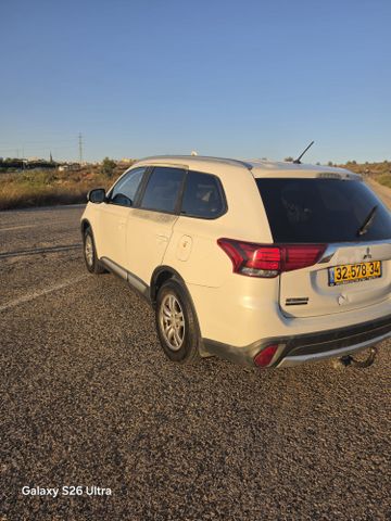 מיצובישי אאוטלנדר