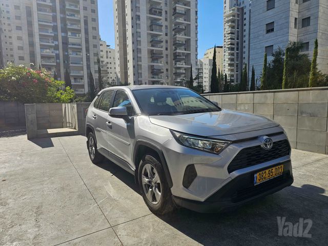 טויוטה RAV4