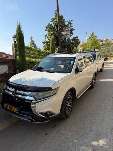 מיצובישי אאוטלנדר