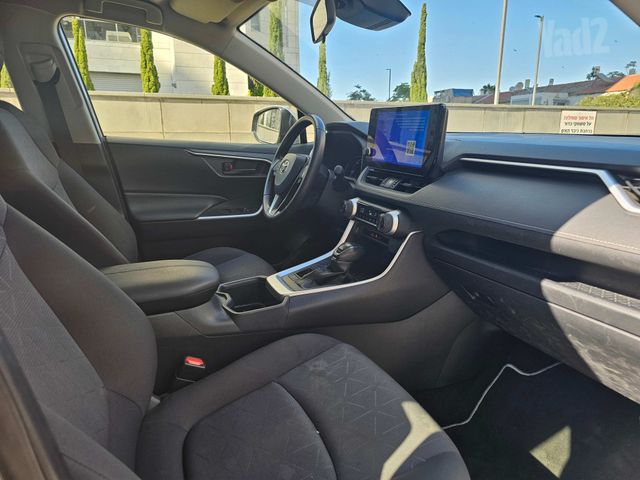 טויוטה RAV4