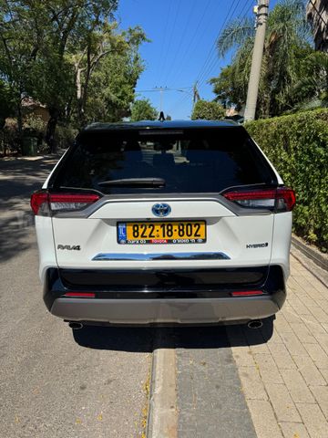 טויוטה RAV4