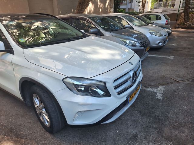 מרצדס-בנץ GLA
