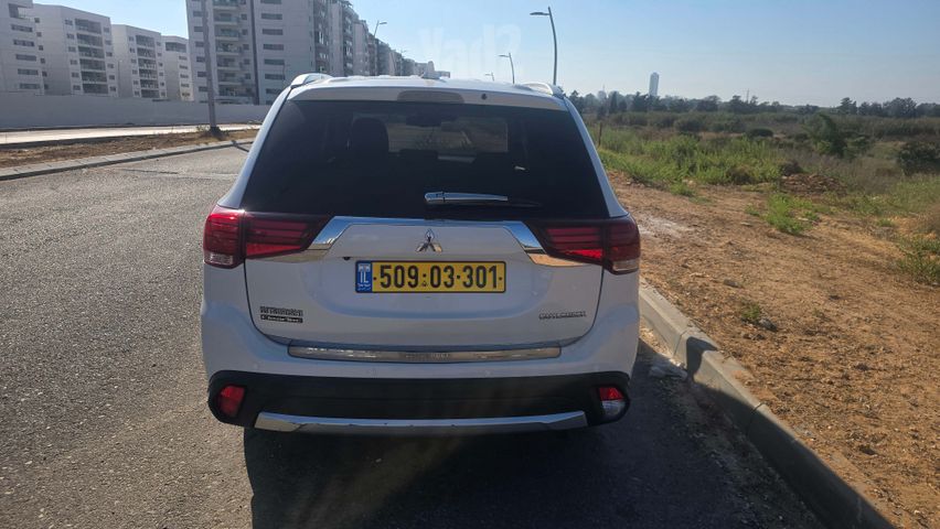 מיצובישי אאוטלנדר