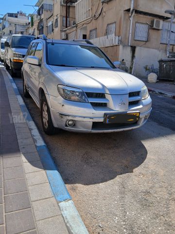 מיצובישי אאוטלנדר
